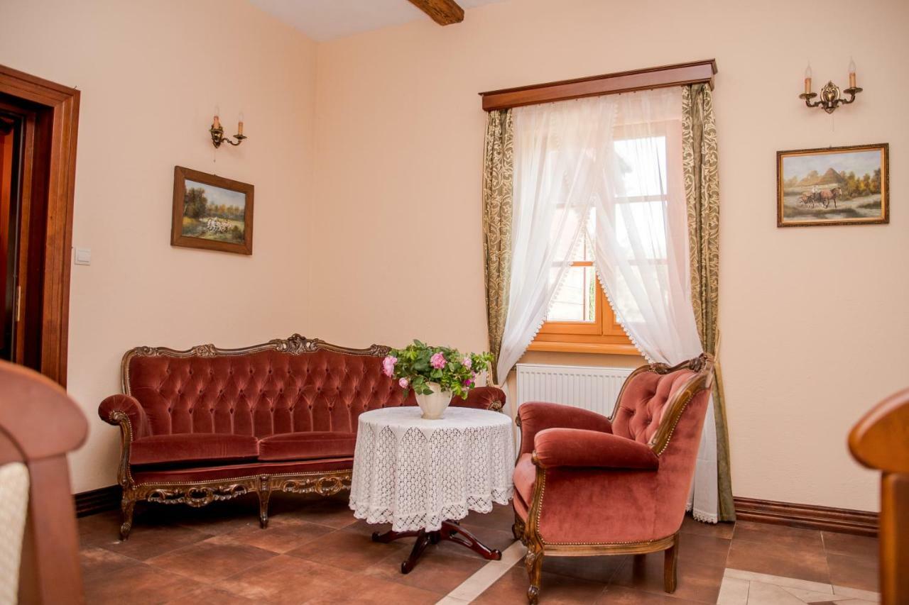 Dwor Woskrzenice Hotel Biała Podlaska Eksteriør billede